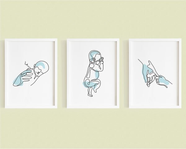 Set de 3 tablouri minimaliste mama si copilul cu silueta nou nascut, pe culoarea bleu.